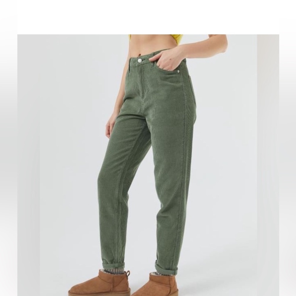 BDG Urban Outfitters high rise mom cord pants in forest green size 27